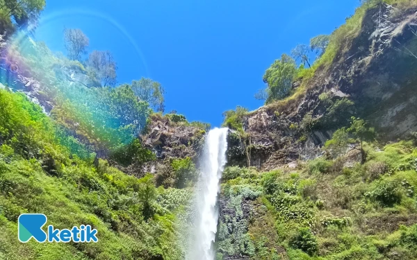 Thumbnail Ingin Healing Sekaligus Petualangan? Ini 4 Air Terjun Eksotis di Malang yang Wajib Masuk Bucket List Kamu!