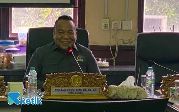 Thumbnail RAPBD Surabaya 2026 Rp47 Miliar untuk Gen Z, Ketua Komisi A Ingatkan Jangan Asal Setujui Proposal