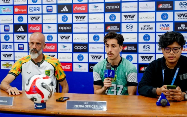 Thumbnail Berita - PSBS vs Persebaya, Eduardo Siap Jawab Tekanan Keras dengan Bawa 3 Poin