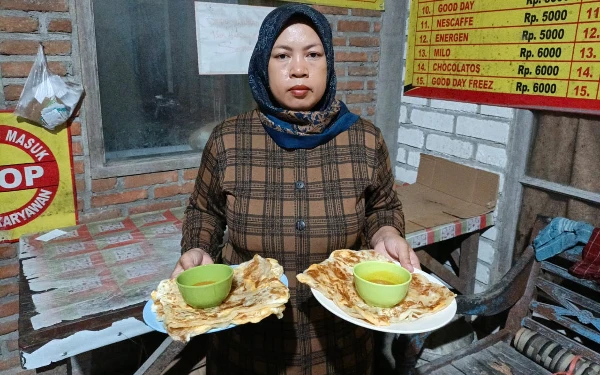 Thumbnail Berita - Omzet Turun Drastis, Pemilik Kedai Roti Canai Tirto Moyo Minta Kepastian Polisi soal Kematian Pelanggan