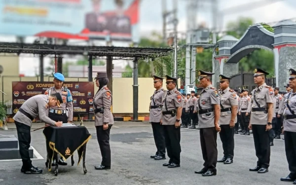 Thumbnail Berita - Penyegaran, Kapolres Tulungagung Rotasi Enam Kapolsek