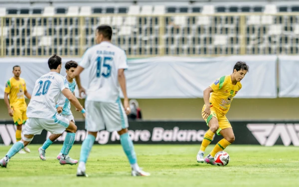 Thumbnail Bermain 9 Orang, Persebaya Bawa Pulang 1 Poin Lawan PSBS