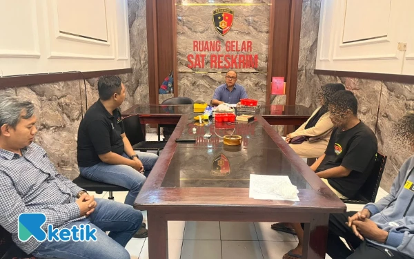 Thumbnail Berita - Satreskrim Polres Situbondo Selesaikan Pencurian HP Melalui Restorative Justice