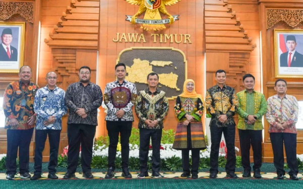 Thumbnail Pemprov Jatim dan Jateng Teken 11 Kerja Sama Strategis Dorong Pertumbuhan Ekonomi Daerah