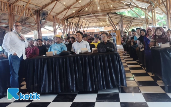 Thumbnail Berita - Kang Mahdi Dewan Provinsi Jatim Imbau Warga Probolinggo Pertahankan Kearifan Lokal