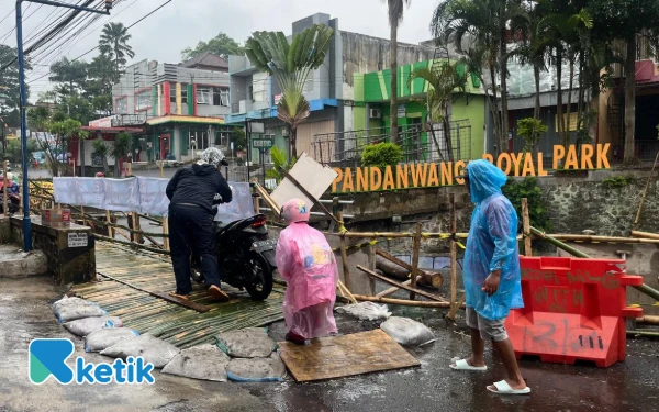 Thumbnail Jembatan Bambu Dinilai Berbahaya, Butuh Rp5,3 Miliar Bangun Jembatan Sonokembang Pandanwangi Kota Malang
