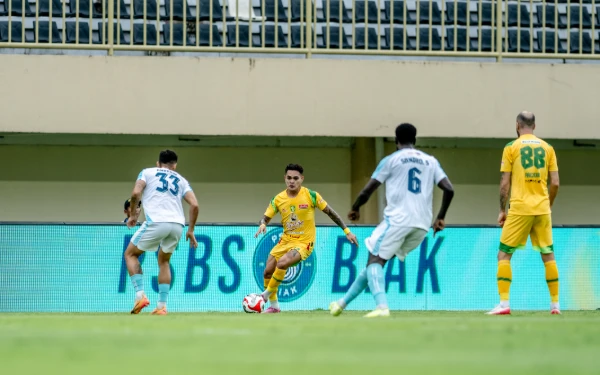 Thumbnail Lawan Persis, Skuad Persebaya Diprediksi Tampil Tak Maksimal