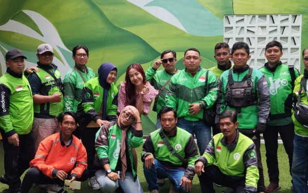 Thumbnail Berita - Viral yang Positif, Aksi Selebgram Jember Traktir 100 Ojol di Mie Gacoan