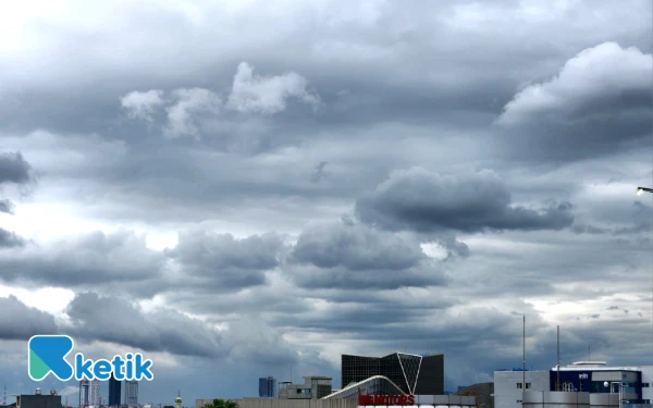 Thumbnail Cuaca Kota Jakarta 28 Oktober 2025 Diprakirakan Hujan Ringan, Makassar Cerah