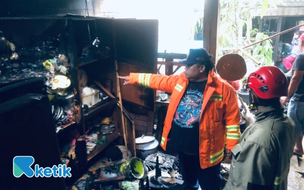 Thumbnail ‎Dapur Warga Kota Batu Ludes Dilalap Api, Kerugian Ditaksir Capai Rp30 Juta