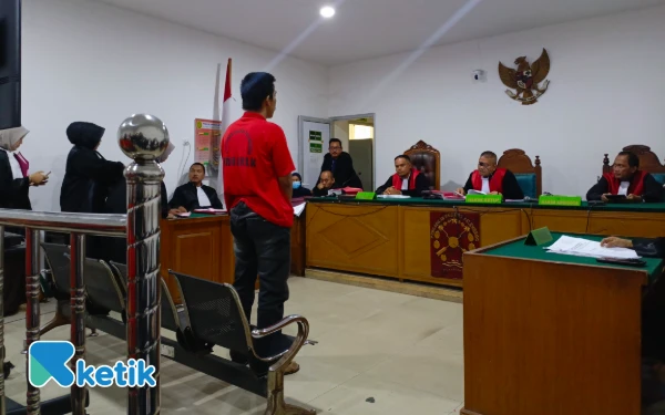 Thumbnail Simpan 1.000 Butir Ekstasi di Bawah Tempat Tidur, Aldo Aditya Divonis 11 Tahun Penjara