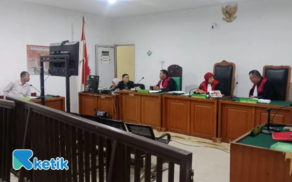Thumbnail Gugat Kejari dan KPKNL Palembang Rp6 Miliar, Pemilik Kapal Trans Kalimantan–02 Ngaku Dirugikan