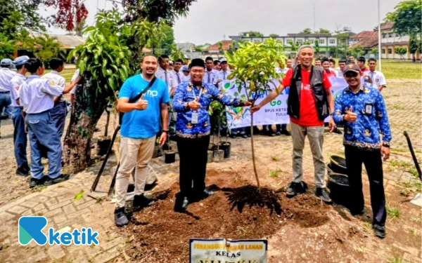 Kolaborasi BPJS Ketenagakerjaan Tulungagung dengan SMKN 3 Gelar Employee Volunteering