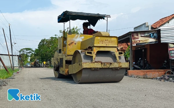 Thumbnail Berita - 20 Tahun Rusak, Warga Limbangan Ulujami Apresiasi Bupati Pemalang atas Perbaikan Jalan