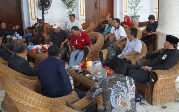 Thumbnail Berita - Atasi Rob di Mlanyar, Pemkot Tegal Tinggikan Pintu Air dan Jalan