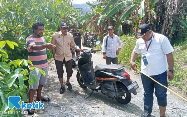 Thumbnail Bupati Bassam Instruksikan PUPR Halsel Lakukan Penanganan Teknis Jalan Wayaua–Tabangame