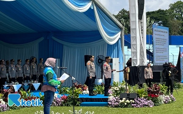 Thumbnail Hore! Ojol Jatim Dapat Bonus Hari Raya, Diskon Jaminan Sosial, dan Apresiasi Langsung dari Kapolri