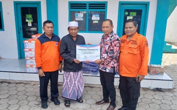 Thumbnail Atap Asrama Putri Ponpes Situbondo Ambruk, Tim BPBD Jatim Gelar Assessmen dan Kirim Material Bangunan