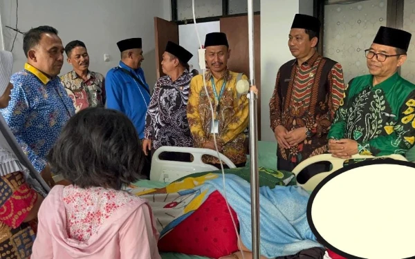 Thumbnail Kemenag RI Beri Bantuan Rp100 Juta untuk Ponpes Syekh Abdul Qodir Jaelani Situbondo