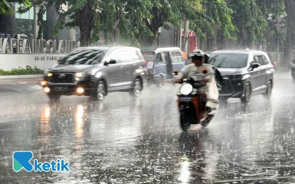 Thumbnail Surabaya dan Sumenep Diguyur Hujan Ringan 1 November 2025, Cek Info Cuaca Jawa Timur