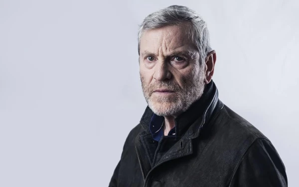 Thumbnail Aktor 'Nikita' Tchéky Karyo Meninggal Dunia, Ini Perjalanan Kariernya