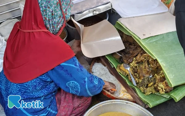 Thumbnail Bikin Nagih! 3 Nasi Bhuk Madura Legendaris di Malang, Favorit untuk Sarapan