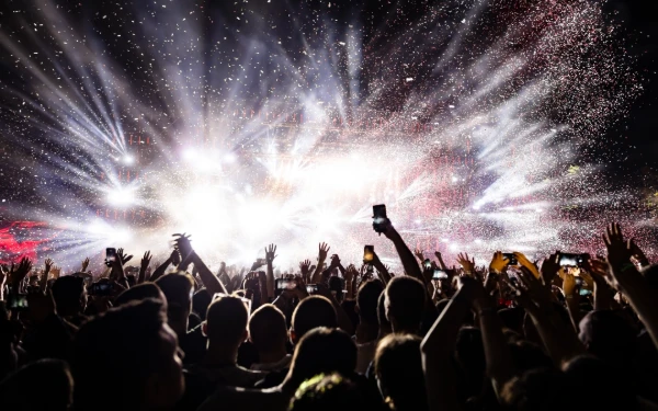 Thumbnail Setelah Konser, Hati Terasa Hampa dan Sedih? Kenali Post Concert Depression