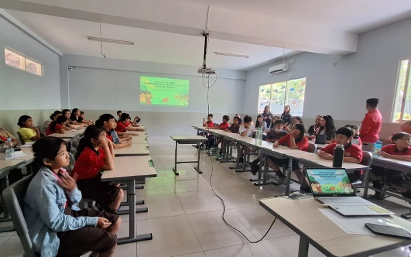 Thumbnail STIKVINC Wujudkan Sekolah Ramah Anak Lewat Program Perberdayaan di SDK Santo Yusup Tropodo