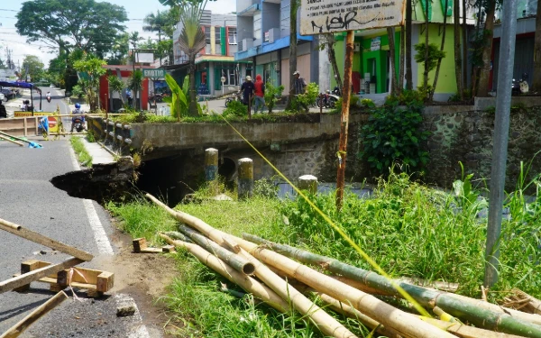 Thumbnail Pemkot Malang Tegaskan Pendanaan Jembatan Bailey Sonokembang dari Anggaran Insidentil Rp350 Juta