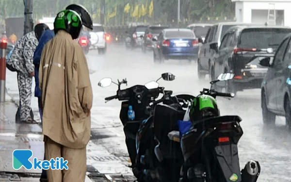 Thumbnail Cuaca Kota Medan 5 November 2025 Cerah Berawan, Ambon Hujan Ringan.