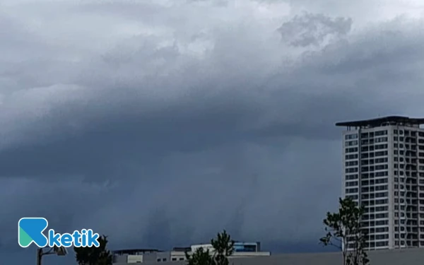 Thumbnail Kota Surabaya dan Pamekasan Diguyur Hujan Ringan 6 November 2025, Cek Info Cuaca Jawa Timur