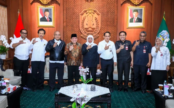 Thumbnail Gubernur Khofifah Bahas Strategi Penyelesaian Masalah Pertanahan Bersama Kepala BPN Jatim