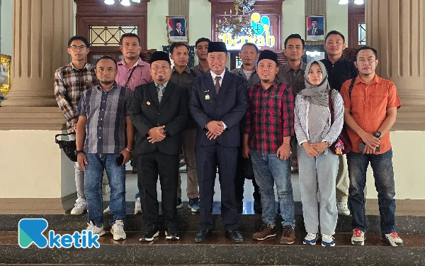 Thumbnail Bupati Abdul Hamid Ajak PWI Bondowoso Bangun Daerah dengan Narasi Positif dan Semangat Kreatif