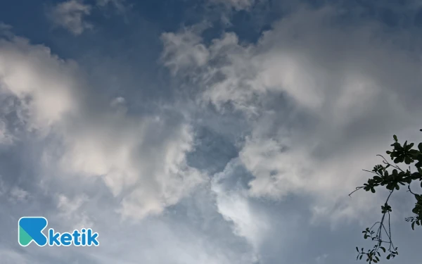 Thumbnail Cuaca Kota Surabaya 7 November 2025 Diprakirakan Hujan Ringan, Begitu Juga Kota Kediri