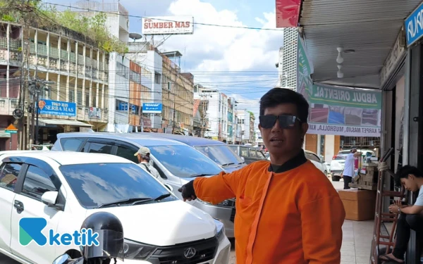 Thumbnail Sedang Live TikTok, Ojol Ini Tak Sengaja Rekam Aksi Jambret Kalung Emas di 17 Ilir Palembang