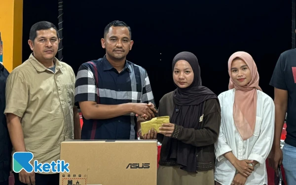 Thumbnail Berita - Cahaya Haru, Jamaluddin Idham Bantu Beasiswa untuk Adik Korban Kasus Sibolga hingga Lulus Kuliah