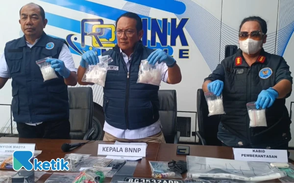 Thumbnail Operasi BNNP Sumsel Bongkar Warung Nyabu di Banyuasin, 22 Orang Diamankan