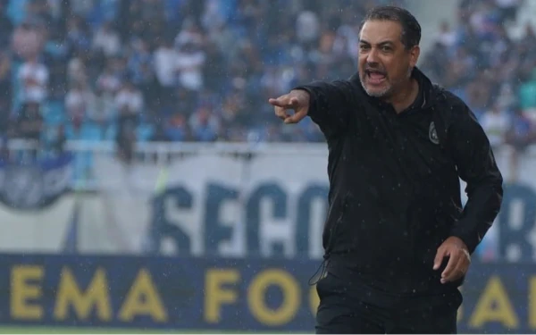 Thumbnail Dikalahkan Persija Jakarta, Arema FC Alasan Jadwal Mepet