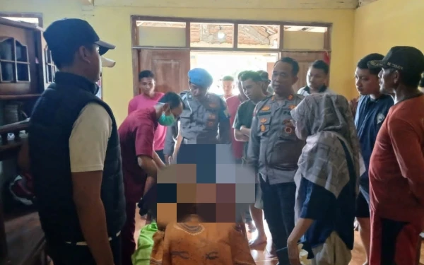 Thumbnail Berita - Diduga Faktor Ekonomi, Pria di Tuban Gantung Diri di Rumah Orang Tua