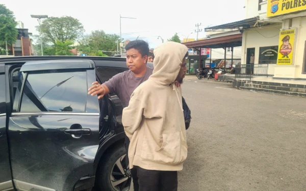 Thumbnail Berita - Tim Resmob Polresta Sorong Tangkap Dua Pelaku Pembunuhan Amir Kelsaba