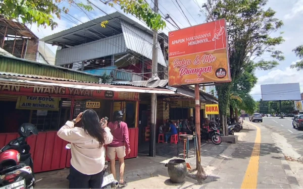 Thumbnail Pecinta Kuliner Wajib Tahu! Ini Rekomendasi 3 Tempat Bakso Terenak di Kota Malang