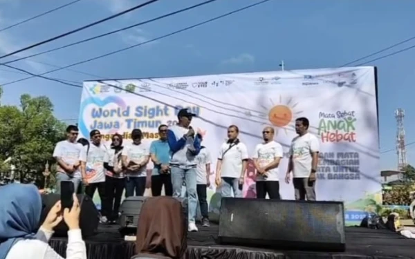 Thumbnail Berita - Jaga Kesehatan Mata Anak, Gapopin Bagikan 500 Kacamata Gratis di Malang