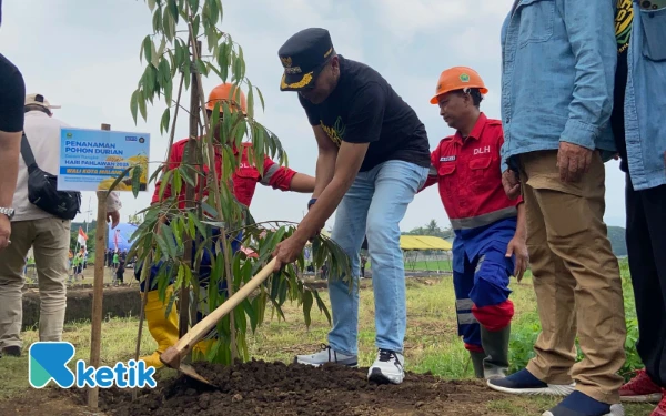 Thumbnail Bangkitkan Wisata Wonokoyo, Wali Kota Malang Ikut Tanam 1.000 Pohon Durian di Hari Pahlawan