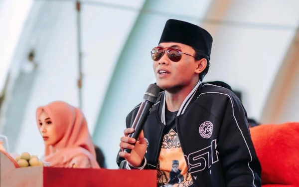 Thumbnail Tanggapi Video Viral Gus Elham, Kemenag: Perbuatan Tidak Pantas