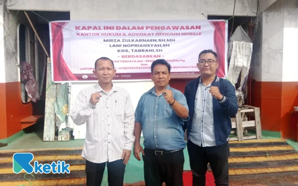 Thumbnail Penggugat Cek Kapal di Lokasi, Sidang Gugatan PT Cahaya Ujung Pulau Laut Ditunda