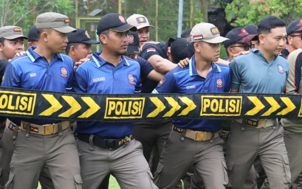Thumbnail Berita - Satpol PP Buleleng Dibekali Latihan Pengendalian Massa