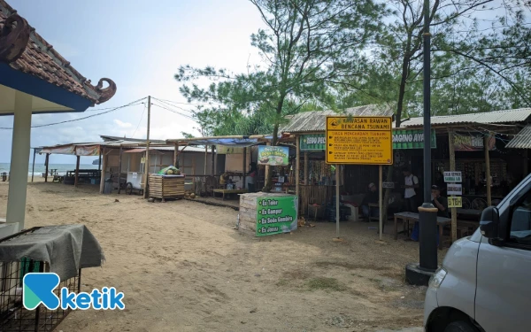 Thumbnail Proses Mediasi, Warung Liar di Sisi Barat Pancer Dorr Pacitan Terancam Direlokasi