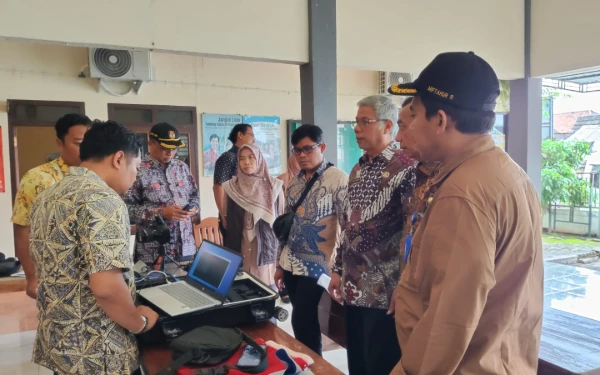 Thumbnail Berita - KPU Jatim Monitoring Coktas di Tuban, Pastikan Akurasi Data Pemilih