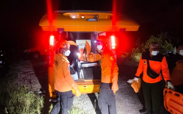 Thumbnail Berita - Warga Temukan Mr X Tergantung Membusuk di Lahan Kosong