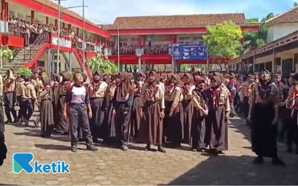 Thumbnail Berita - Demo Siswa di SMPN 1 Bumiayu Picu Usulan Mutasi 5 Guru, Siapa Saja?